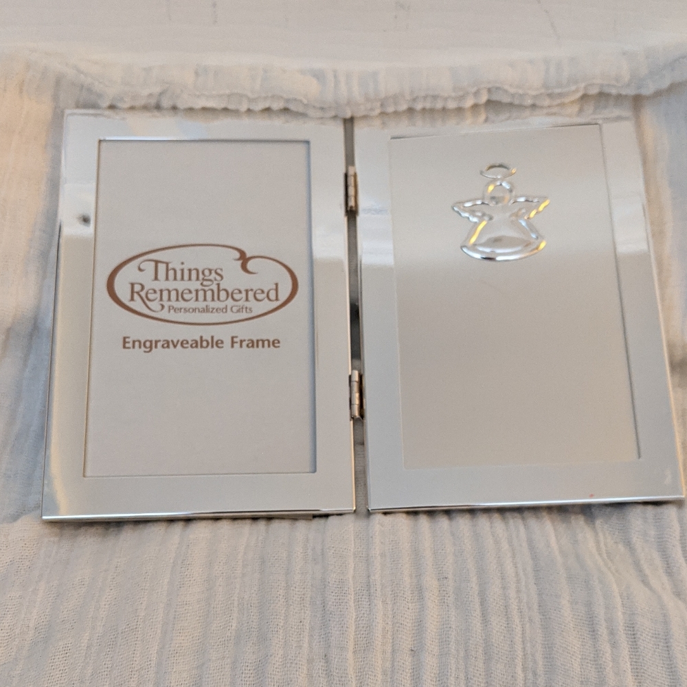 Things Rembered "In Remembrance" frame